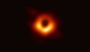 ¿Enviar una sonda espacial cerca de un agujero negro a mediados de siglo?