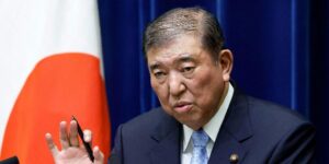 Dimite el primer ministro de Japón ante las críticas y divisiones en el seno de su partido