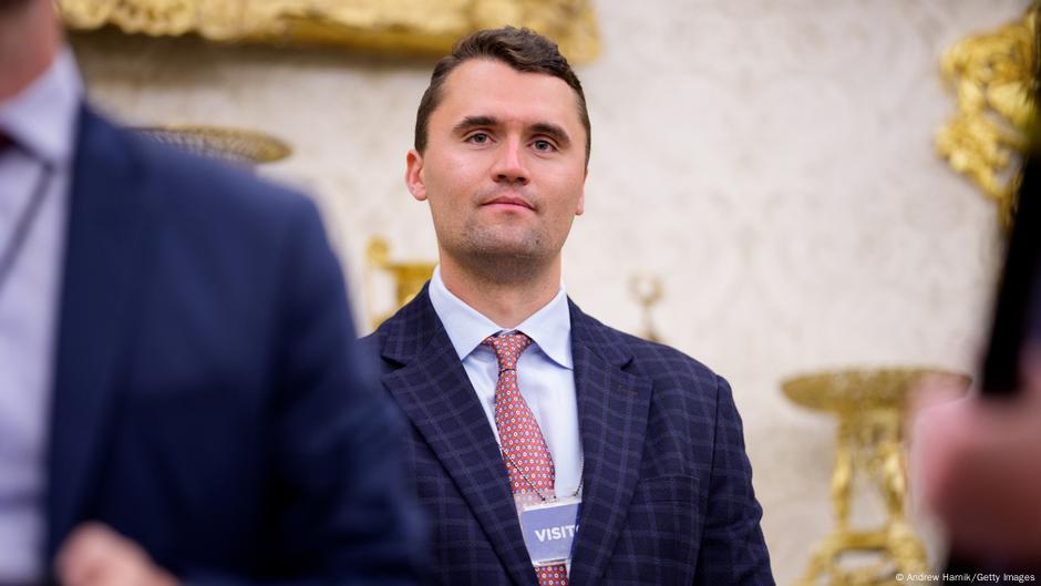 Activista Charlie Kirk, aliado de Trump, recibe un disparo – DW – 10/09/2025