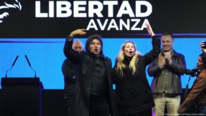 Acto de campaña de Milei en Argentina termina con incidentes – DW – 04/09/2025