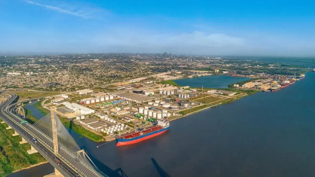 Adama, multinacional israelí de agroquímicos, inauguró planta en la Zona Franca de Barranquilla para exportar 10.000 toneladas anuales a Brasil