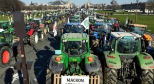 Agricultores franceses en contra del pacto UE-Mercosur y los aranceles de Trump
