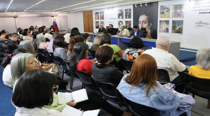 Año escolar 2025-2026 inicia con plan de formación docente