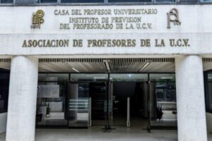 Apucv exhorta a autoridades resolver con urgencia crisis salarial de universitarios