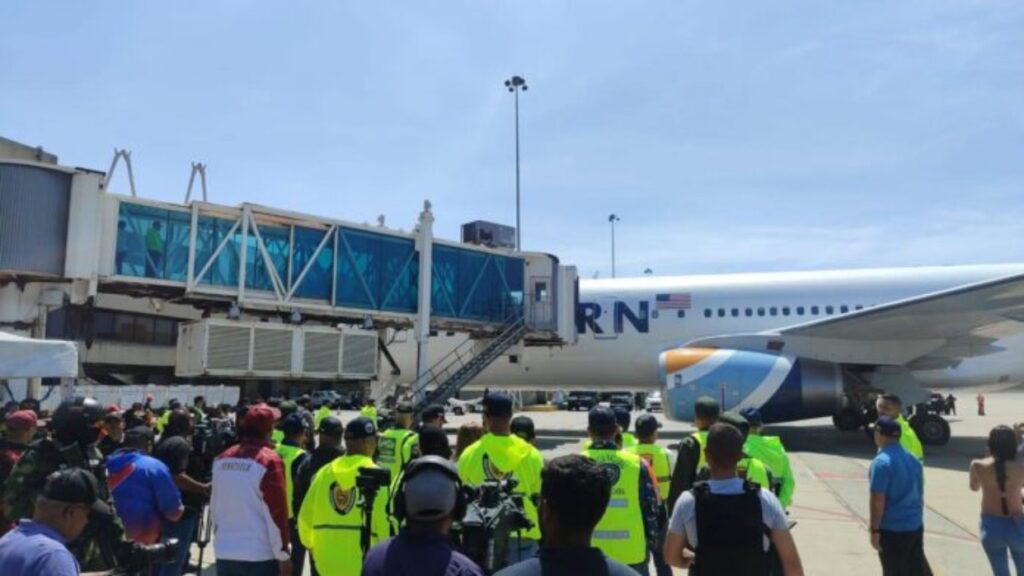 Arriba vuelo 66 del Plan Vuelta a la Patria