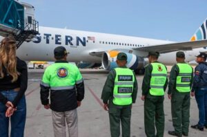Arribó a Maiquetía un nuevo vuelo con más de 180 migrantes venezolanos deportados desde EEUU