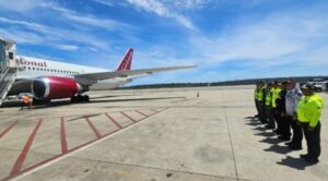 Aterriza nuevo vuelo de migrantes provenientes de Texas