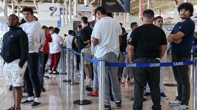 Aterriza vuelo de repatriación procedente de EEUU