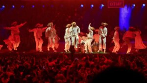 Bad Bunny cierra su histórica residencia en Puerto Rico con 31 conciertos y miles de fanáticos siguiendo la transmisión en vivo