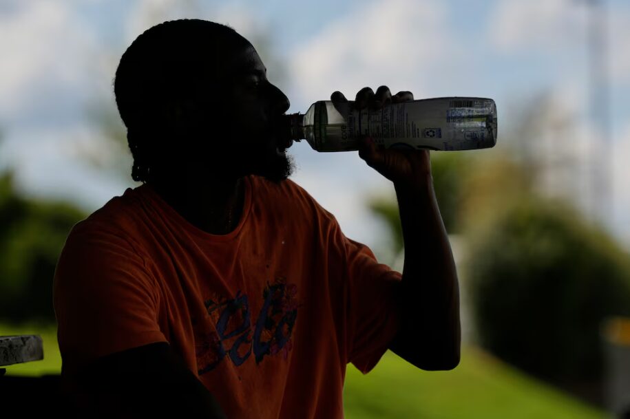 Bebidas azucaradas, una amenaza dulce: El calor aumenta su consumo en EE.UU. - AlbertoNews