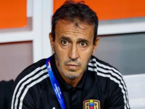Bocha Batista se habría negado a renunciar por presunto millonario contrato hasta 2026