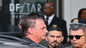 Bolsonaro sale de prisión domiciliaria tras condena para procedimiento ambulatorio