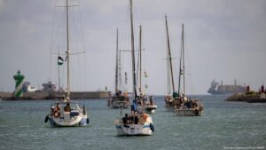 Buque de Flotilla Sumud rumbo a Gaza se incendia en Túnez – DW – 09/09/2025