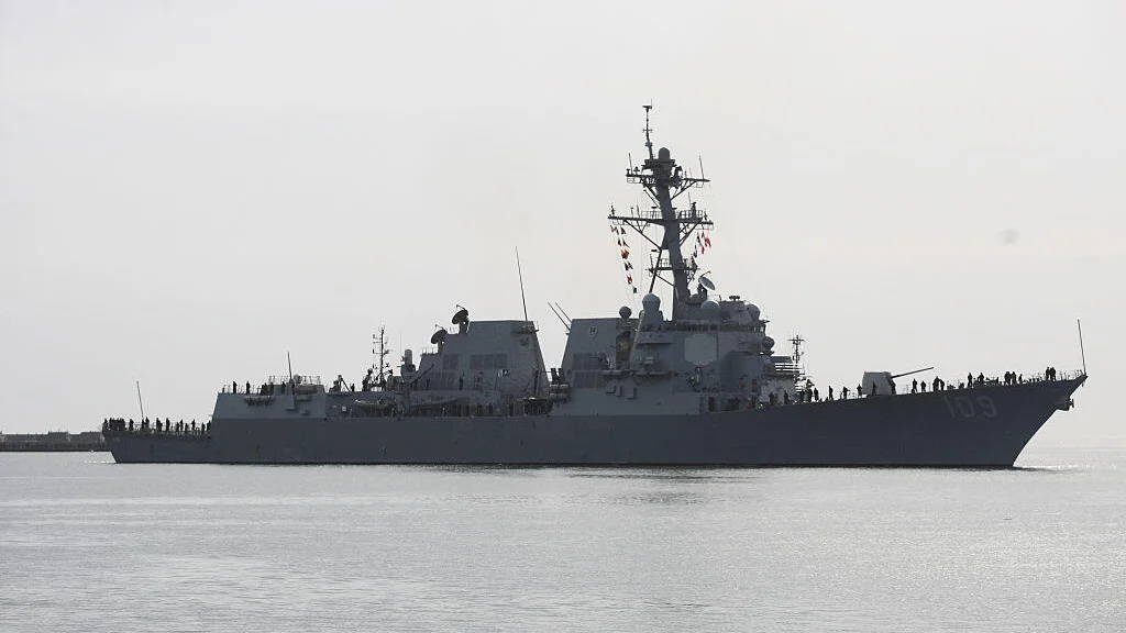 CBS News | Venezuela sobrevuela un buque de la Armada de EE.UU. por segunda vez - AlbertoNews