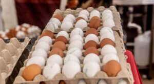 Café, huevos y carne de vacuno disparan sus precios con alzas de más del 10%