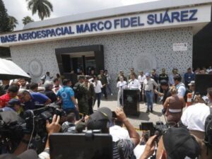 Cali se volcó a comuna 8 para recuperarse del atentado a la Escuela Marco Fidel Suárez | Regiones | Economía