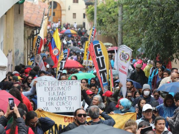 Centrales obreras piden reunión con Petro tras elección de Carlos Camargo como magistrado | Gobierno | Economía