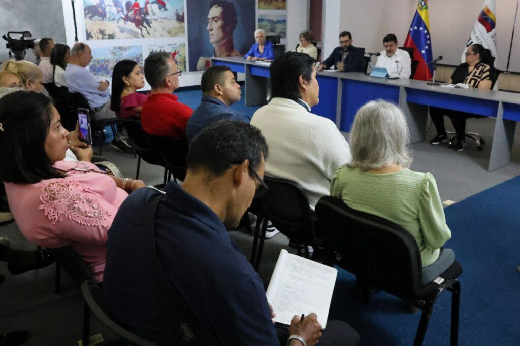 Centran cuarta jornada de formación docente en las matemáticas