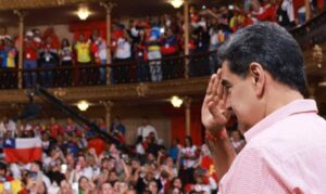 Chavismo justifica adiestramiento militar de sus bases con retórica belicista