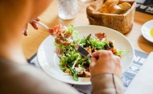 Científicos revelan la mejor dieta relacionada con una menor mortalidad