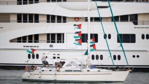 Cinco barcos de la Global Sumud Flotilla regresan a Barcelona por las condiciones meteorológicas | elperiodico.com