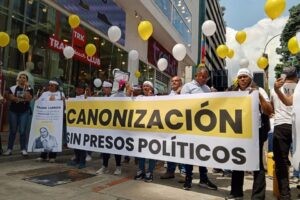 Comité pide apoyo a Italia para lograr una «canonización sin presos políticos»