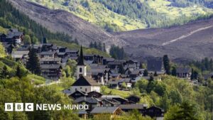 Cómo el derretimiento de los glaciares amenaza la idílica vida en los Alpes que define a Suiza