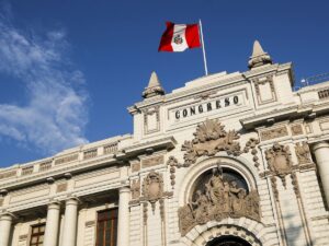 Congreso de Perú aprueba declarar al Cartel de los Soles como “organización terrorista y amenaza externa” – AlbertoNews
