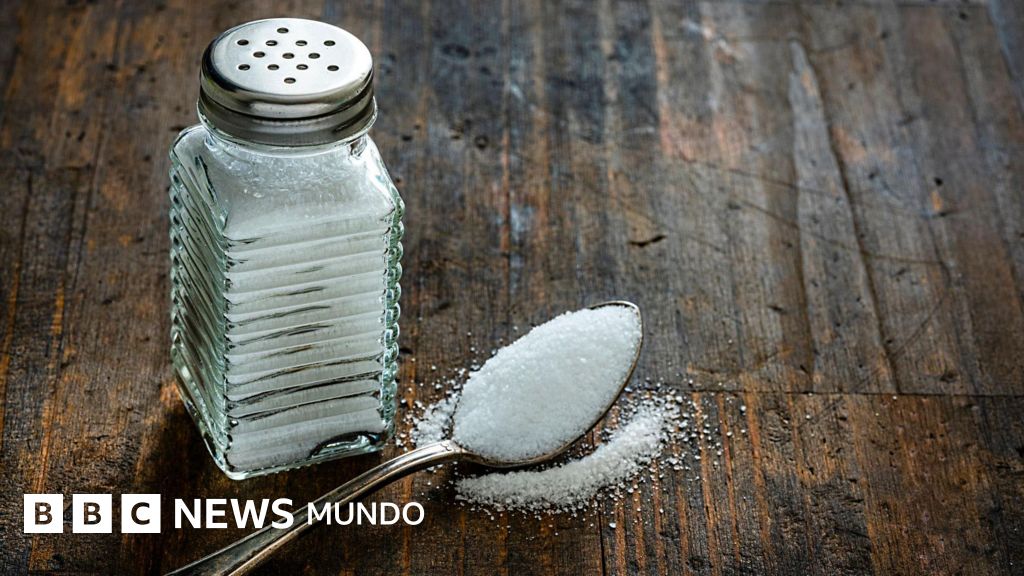 Cuánta sal es demasiada y por qué consumir muy poca también puede ser perjudicial para la salud