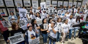 Denuncian tortura y negación de medicinas a presos políticos
