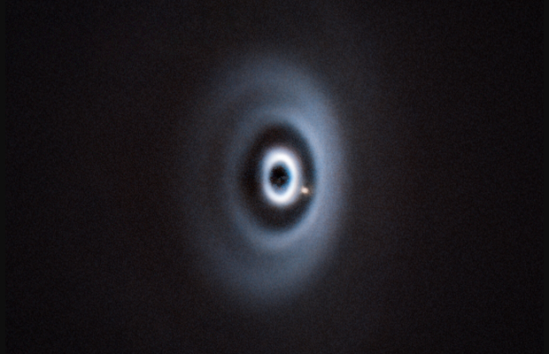 Descubrieron un exoplaneta en formación alrededor de una estrella joven