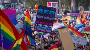 Destitución en el MinIgualdad: la salida de una activista trans desata la ira de los colectivos LGBTI