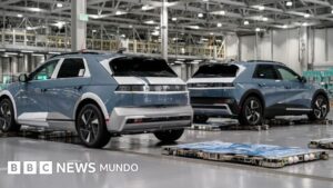 Detienen a cientos de surcoreanos en una planta de vehículos de Hyundai en EE.UU., desatando la indignación del gobierno de Seúl