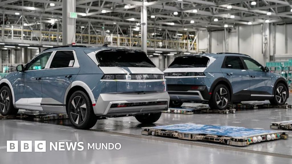 Detienen a cientos de surcoreanos en una planta de vehículos de Hyundai en EE.UU., desatando la indignación del gobierno de Seúl