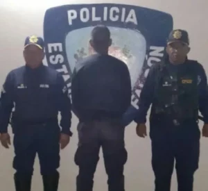Detienen a hombre de 18 años por solicitar fotos íntimas a menor