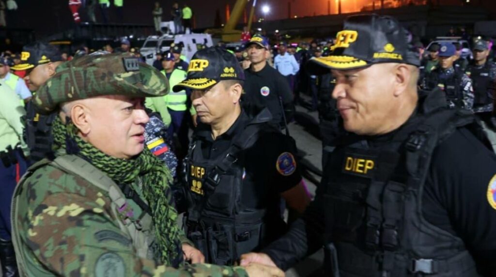 Diosdado Cabello se echó otro madrugonazo en su Toyota de vidrios blindados (VIDEO)