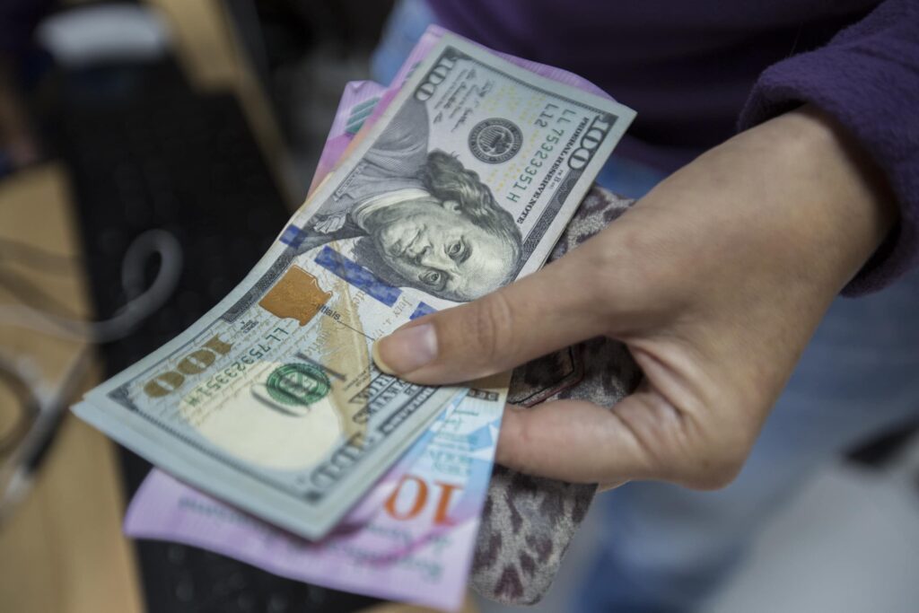 Dólar BCV arrancó septiembre por las nubes y se acerca a un nuevo tope