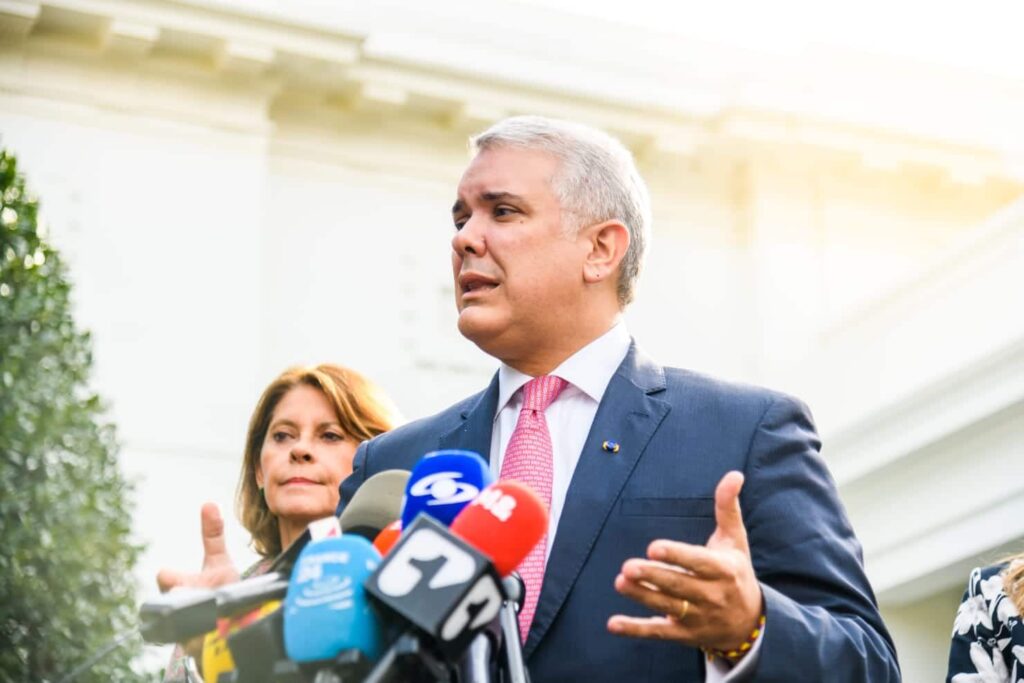 Duque respondió a Petro tras acusarlo de manipular cifras en la lucha antidrogas y ser “adicto a la sangre”: “A las bajezas, altura” - AlbertoNews