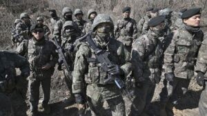 EEUU, Japón y Corea del Sur inician maniobras militares ante las tensiones con Pionyang, que avisa de «inevitables y desfavorables consecuencias» | elperiodico.com