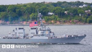 EE.UU. afirma que dos aviones militares de Venezuela volaron cerca de un buque de guerra estadounidense en una maniobra «altamente provocadora»