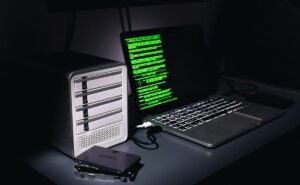 EE.UU. utilizará software de espionaje israelí para el control de la migración