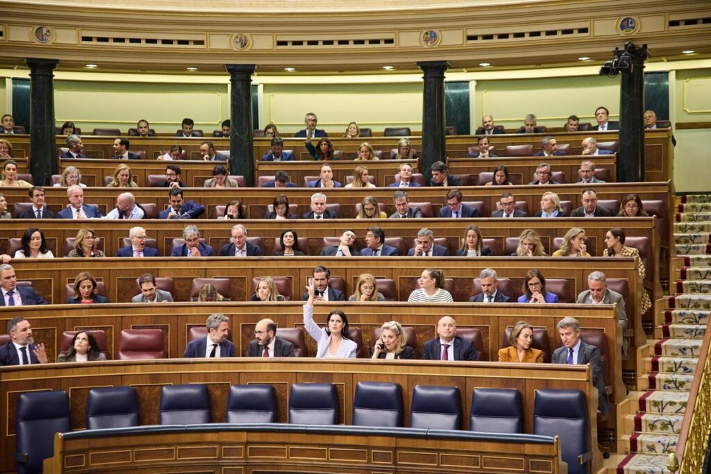 El Congreso abre el nuevo curso político con votaciones pidiendo elecciones y la destitución de Montero