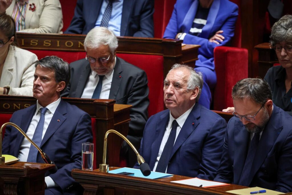El Gobierno de Bayrou deberá dimitir tras perder la moción de confianza por 364 a 194 votos en la Asamblea francesa