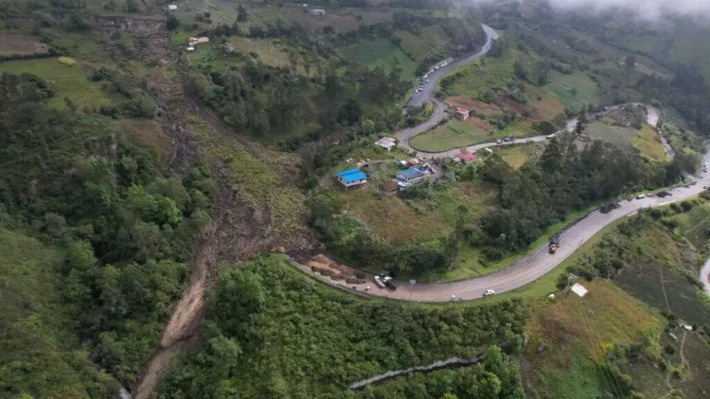 El Meta acumula pérdidas por 480.000 millones de pesos tras bloqueo en la vía al Llano por un deslizamiento
