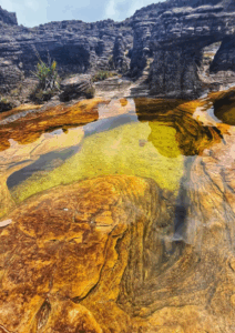 El Roraima: el oasis de los jacuzzis naturales