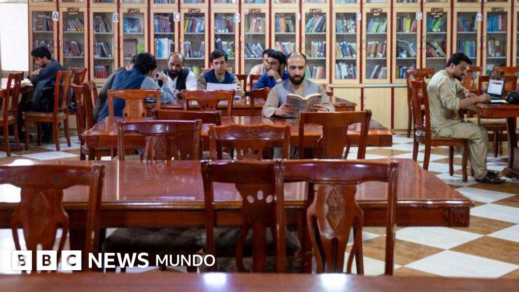 El Talibán prohíbe los libros escritos por mujeres en las universidades de Afganistán