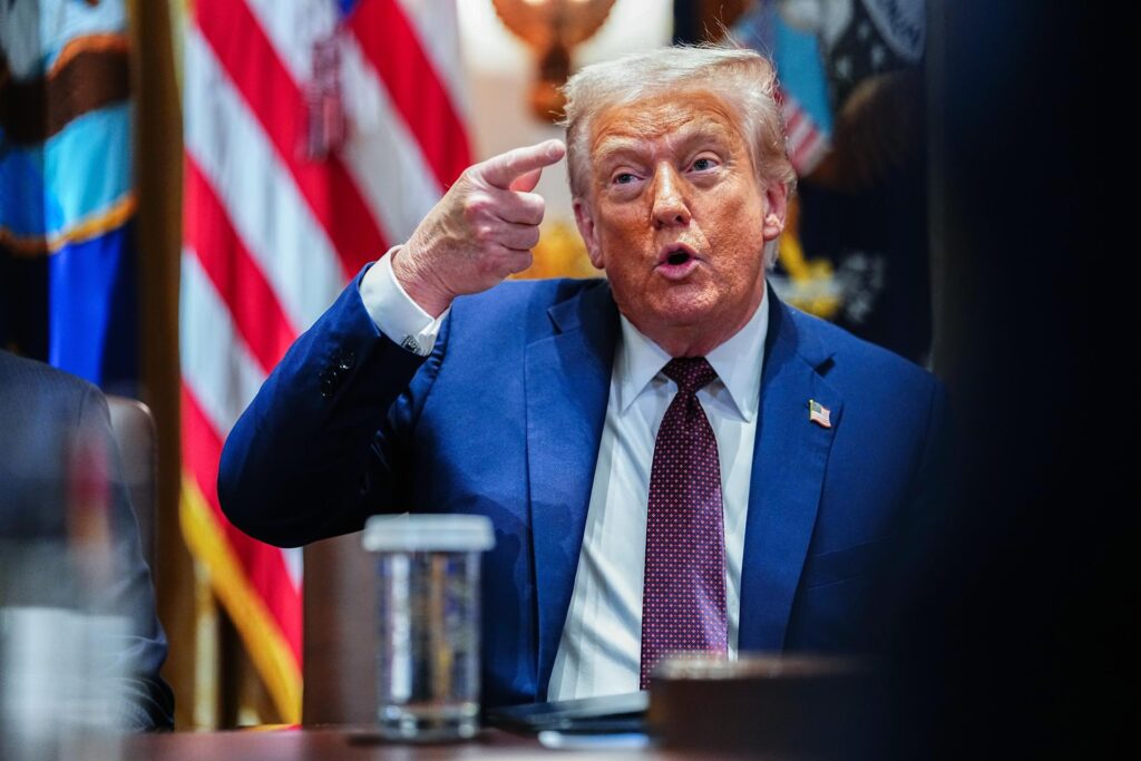 El Tiempo | La nueva estrategia de Donald Trump contra el narcotráfico desafía el derecho internacional y desata polémica - AlbertoNews