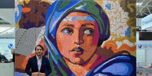 El artista venezolano Óscar Olivares presenta un nuevo mural hecho con tapas en Alemania – AlbertoNews