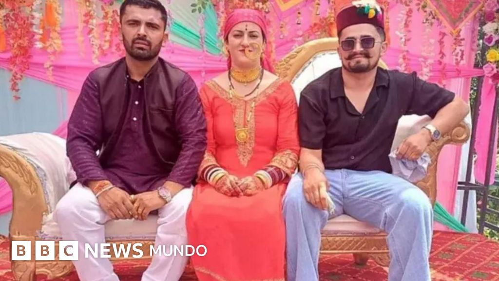 El matrimonio de dos hermanos con una mujer que desató un debate sobre la poliandria en India