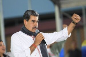 El plan de Maduro para enseñar a disparar a milicianos y reservistas durante adiestramiento militar (VIDEO)